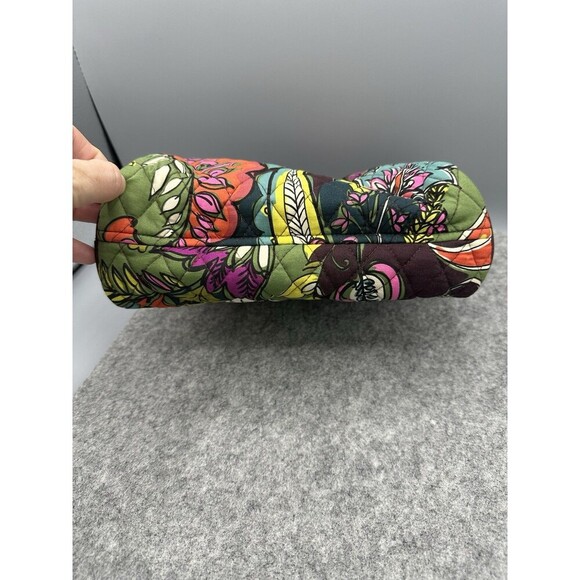 Limited Edition Vera Bradley Makeup Bag, Great For Travel Easy Clean - Picture 6 of 7
